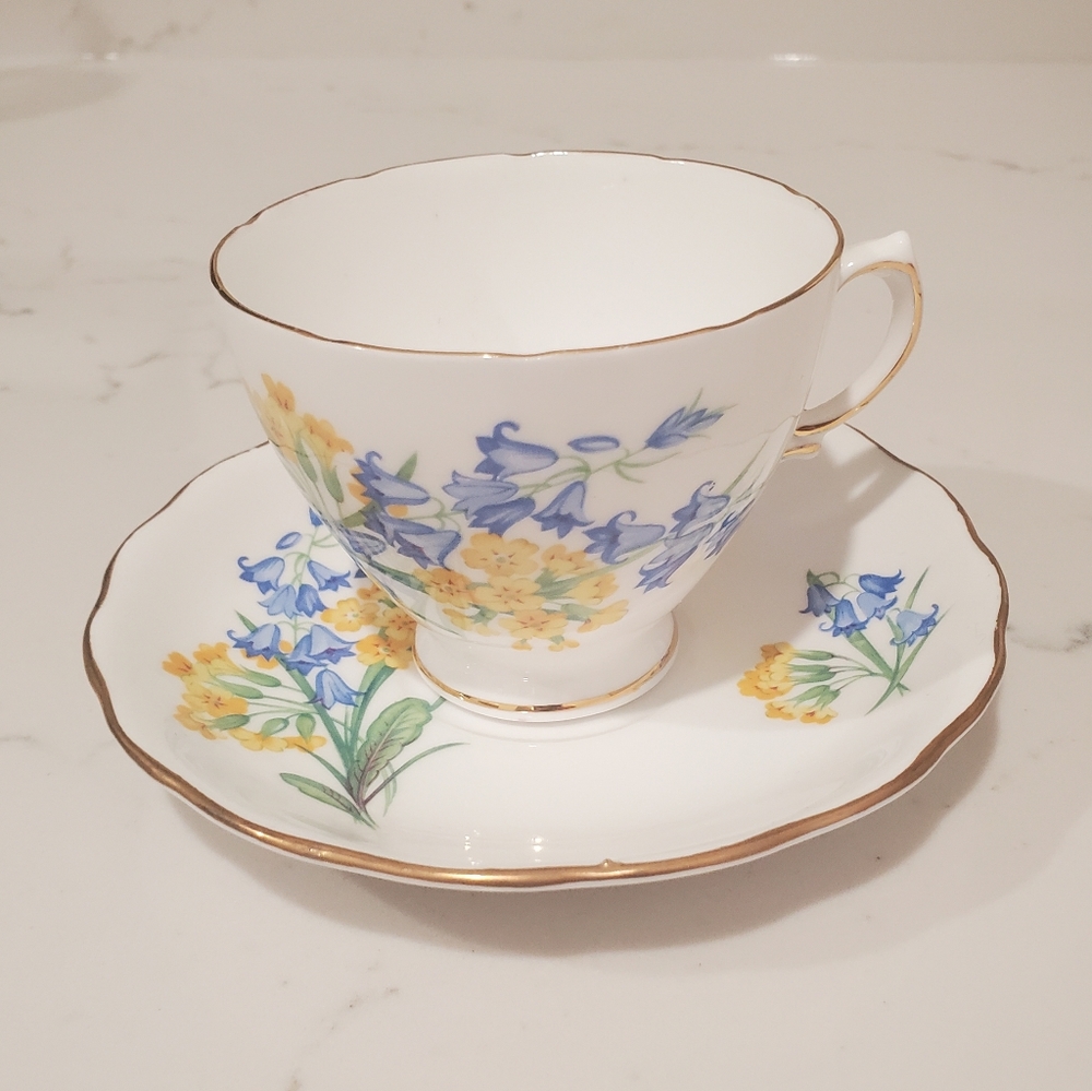 Royal Vale Bone China Tea Cup and Saucer Bluebell Yellow Primrose Gold Trim - Picture 2 of 7